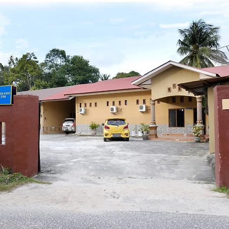 Oyo 2766 Kezia Kost Hotel Tanjung Pandan Bagian luar foto